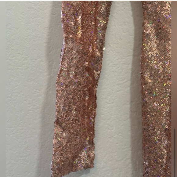 Party Dress Shimmer Rose Gold Sequin Deep V Cut with bra shelf zipper back small - Picture 9 of 9